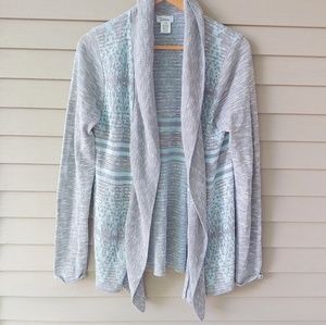 ⭐ Light grey and blue cardigan
